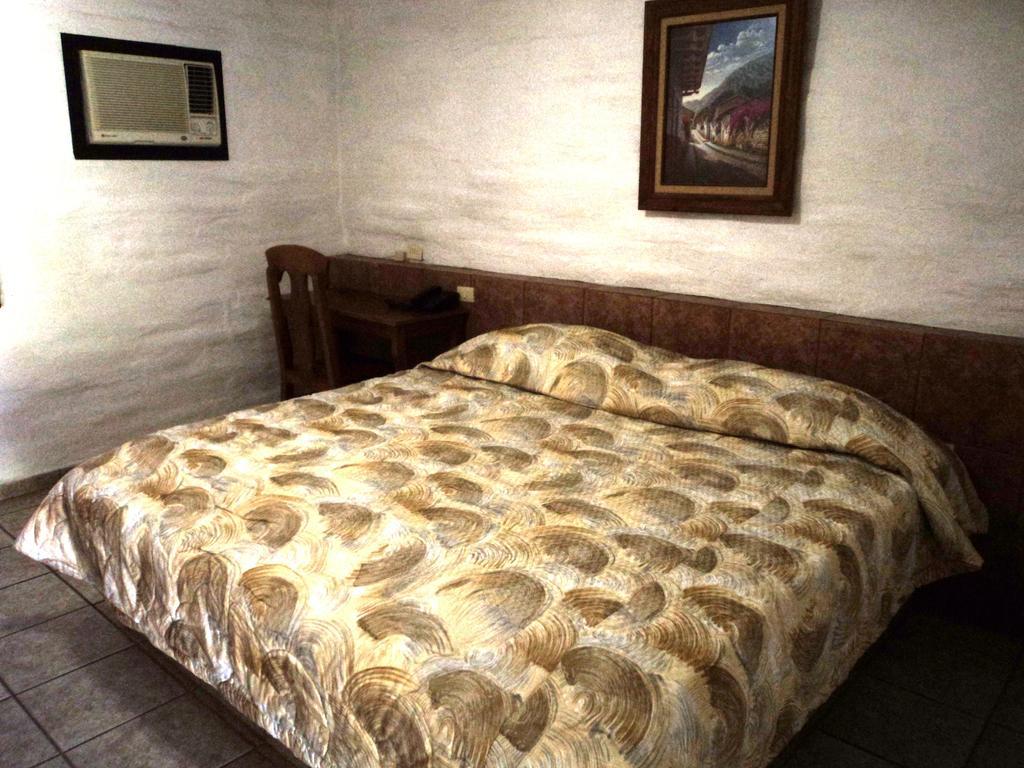 Hotel El Rancho Navojoa Pokoj fotografie